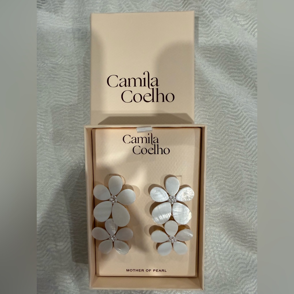 Camila Coelho White Mother-Of-Pearl Floral Drop Earrings With Sparkling Centers 35$